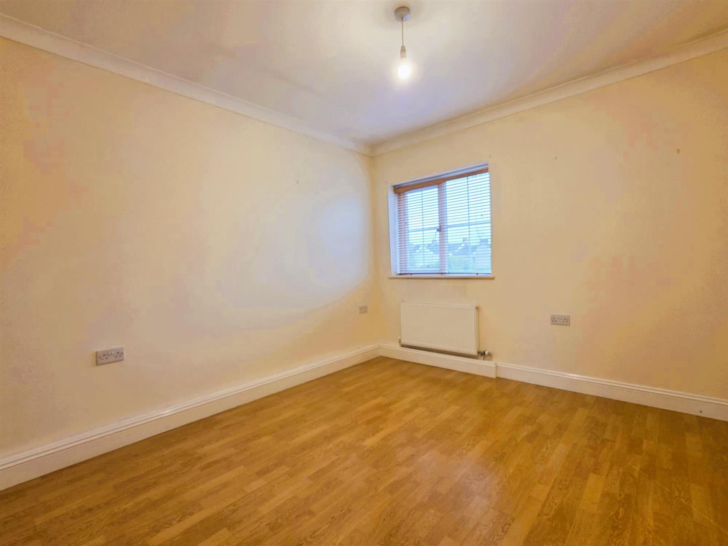 The Avenue, Llwynhendy